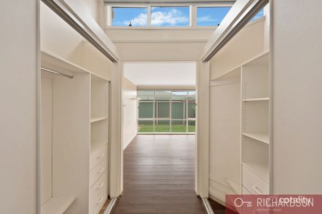 Property photo of 32 Wynarka Drive Hoppers Crossing VIC 3029