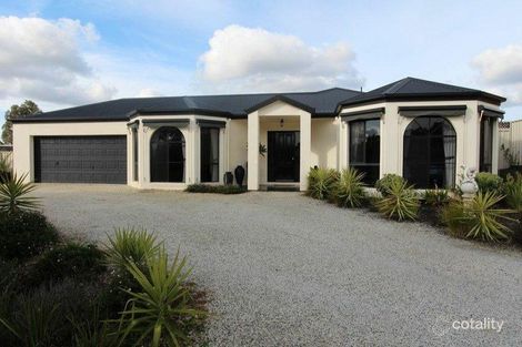 2 Hibiscus Ct, Kangaroo Flat, VIC 3555
