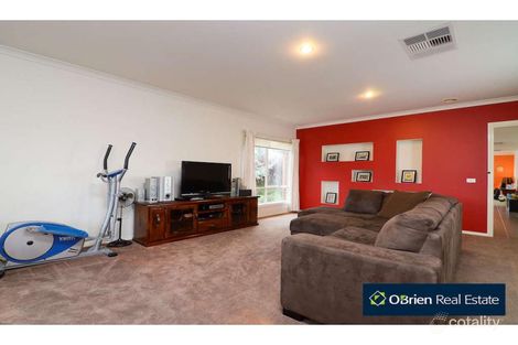 Property photo of 6 Iris Place Pakenham VIC 3810