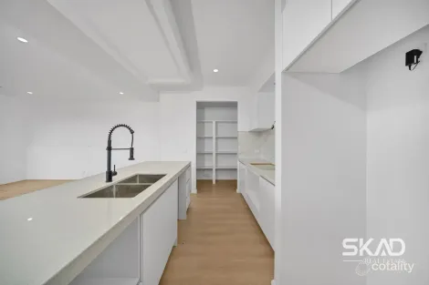 Property photo of 53 Rochford Drive Donnybrook VIC 3064