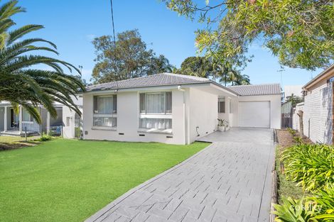 13 Kareelah Ave, Berkeley Vale, NSW 2261