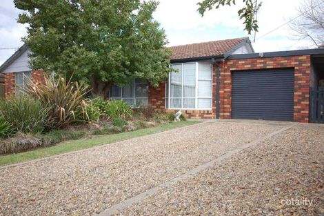 Property photo of 22 Huron Crescent Lake Albert NSW 2650