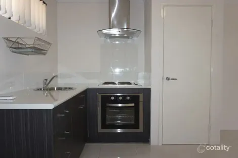 11/6 Strelitzia Ave, Forrestfield, WA 6058