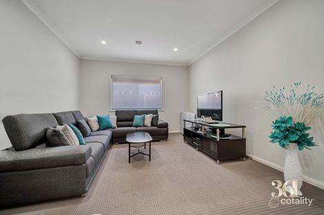Property photo of 8 Hedgerow Avenue Brookfield VIC 3338