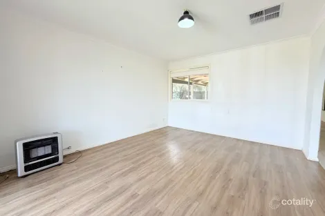 Property photo of 4 Werona Place Parkes NSW 2870