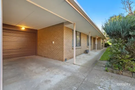 76 CHURCH ST, DROUIN, VIC 3818