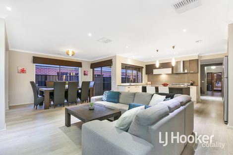 Property photo of 10 Camargue Circuit Clyde North VIC 3978