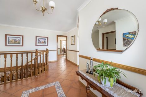 Property photo of 37 Nimbus Place Karabar NSW 2620