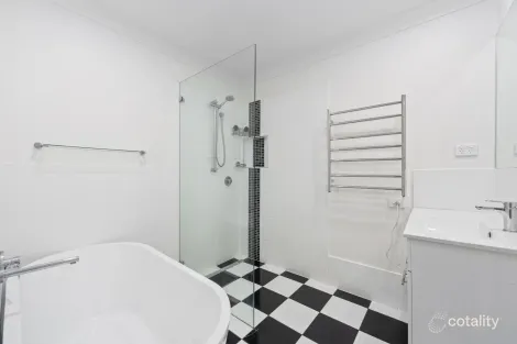 Property photo of 19 Pangari Close Wyoming NSW 2250