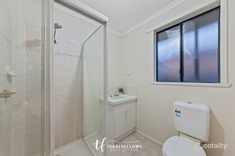 Property photo of 33 Bounty Way Berwick VIC 3806