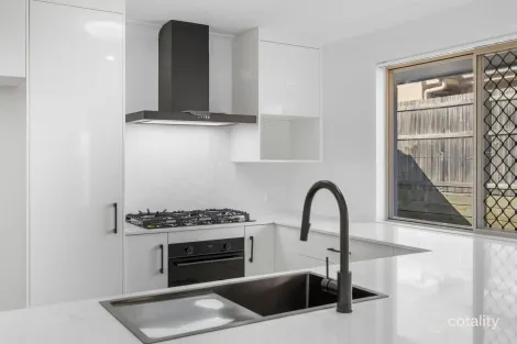 Property photo of 10 Van Asch Close Doolandella QLD 4077