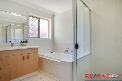 Property photo of 17 Daryl Drive Varsity Lakes QLD 4227