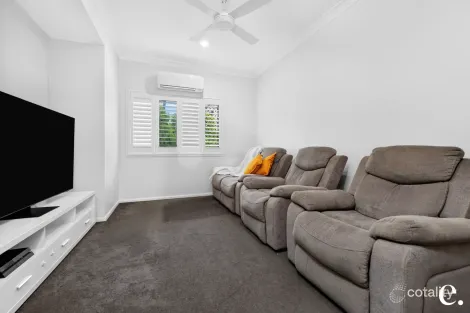 Property photo of 26 Discovery Crescent Rosslyn QLD 4703