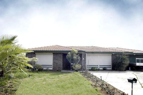 38 Noyes Pl, Lake Coogee, WA 6166