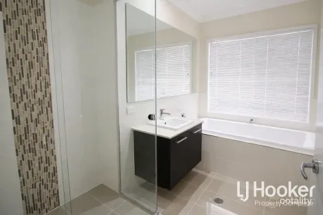 Property photo of 11 Tappen Street Yarrabilba QLD 4207