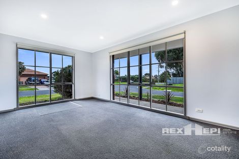Property photo of 32 Rangeview Drive Skye VIC 3977