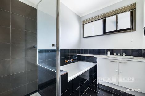 Property photo of 32 Rangeview Drive Skye VIC 3977