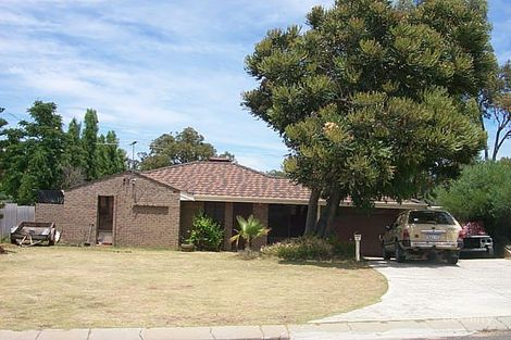 12 Simmons Loop, Parmelia, WA 6167