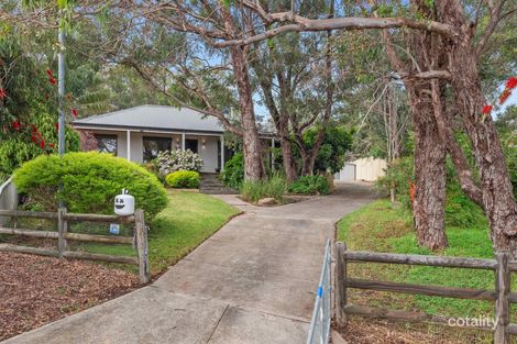10 Apara Pl, Koongamia, WA 6056