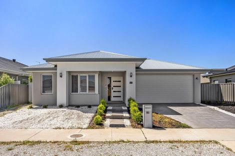 81 Grainger Pde, Lucas, VIC 3350