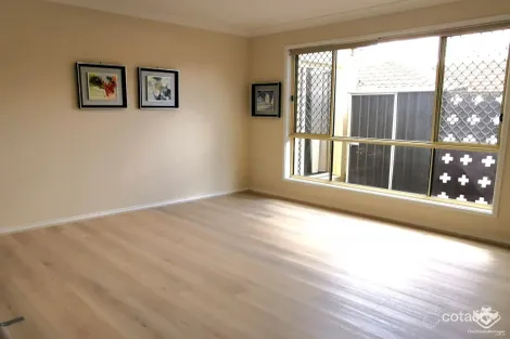 Property photo of 24 Viewpoint Drive Springfield Lakes QLD 4300