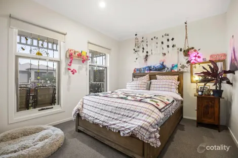Property photo of 5 Crowlands Circuit Eynesbury VIC 3338
