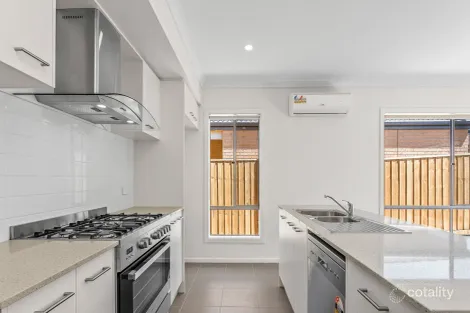 Property photo of 26 Fitzrovia Drive Wyndham Vale VIC 3024