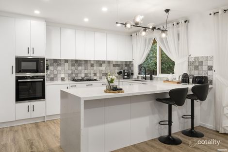 Property photo of 28 Ashcombe Drive Ringwood VIC 3134