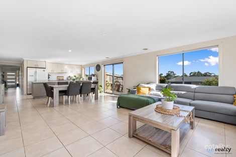 Property photo of 28 Summerhill Boulevard Drouin VIC 3818