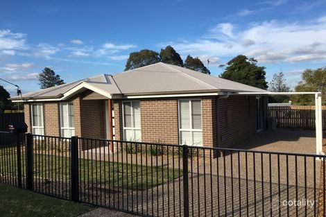3 Greyfriars St, Rockville, QLD 4350