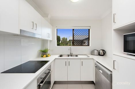 Property photo of 2/9 Pear Street Greenslopes QLD 4120