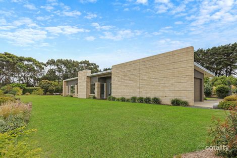 19 Mccartneys Rd, Crossley, VIC 3283