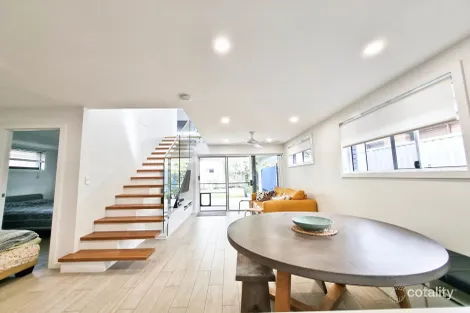 Property photo of 2/4 Chainey Avenue Miami QLD 4220