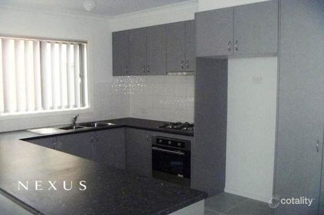 Property photo of 4 Green Orchid Circuit Pakenham VIC 3810