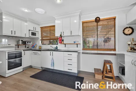 Property photo of 2 Sandra Place Dubbo NSW 2830