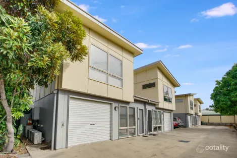 Property photo of 3/4 Menzies Court Moranbah QLD 4744