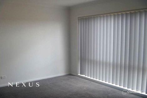 Property photo of 4 Green Orchid Circuit Pakenham VIC 3810