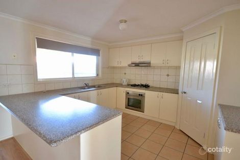 Property photo of 8 Jaye Place Cranbourne West VIC 3977
