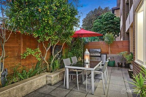 2/31 Dickens St, Elwood, VIC 3184