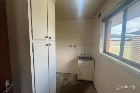 Property photo of 8 Holroyd Road Merrylands NSW 2160