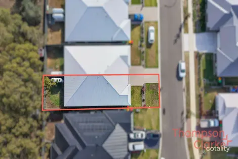 Property photo of 2/8 Guardsman Grove Lochinvar NSW 2321