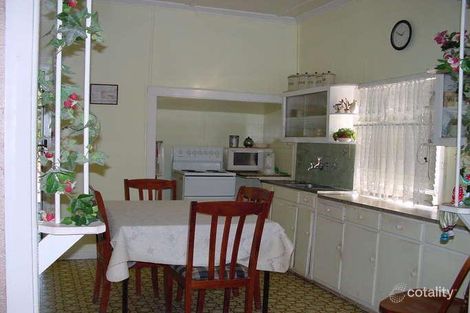 Property photo of 28 Radius Street Wynnum QLD 4178