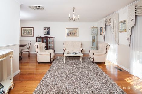 Property photo of 34 Regnans Avenue Endeavour Hills VIC 3802