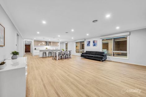 8 Gatsby Dr, Officer, VIC 3809