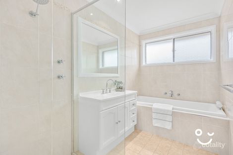Property photo of 28 Loch Carron Avenue Farmborough Heights NSW 2526