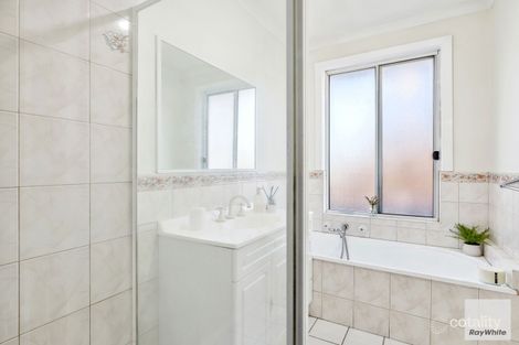 Property photo of 17 Cressida Crescent Sydenham VIC 3037