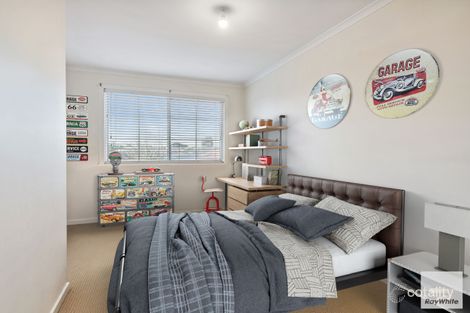 Property photo of 17 Cressida Crescent Sydenham VIC 3037