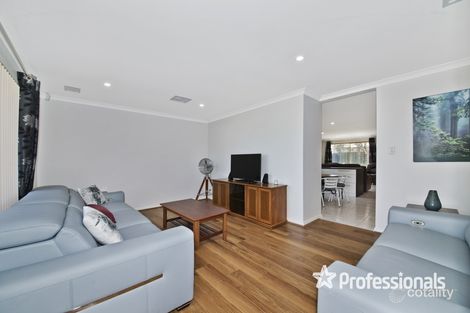 Property photo of 18 Chittering Place Cooloongup WA 6168