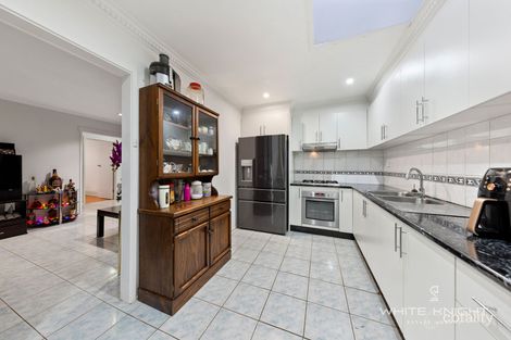 Property photo of 31 Pinoak Street St Albans VIC 3021