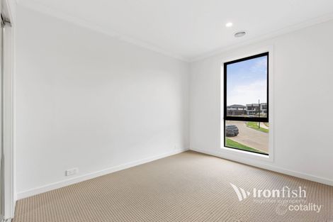 Property photo of 75 Regatta Drive Craigieburn VIC 3064